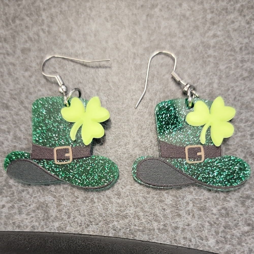 COPY - Sparkling Green Hat Earrings with Shamrock
